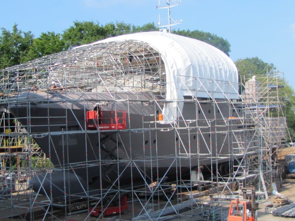 bird deterrent for temporary shipbuilding shelter