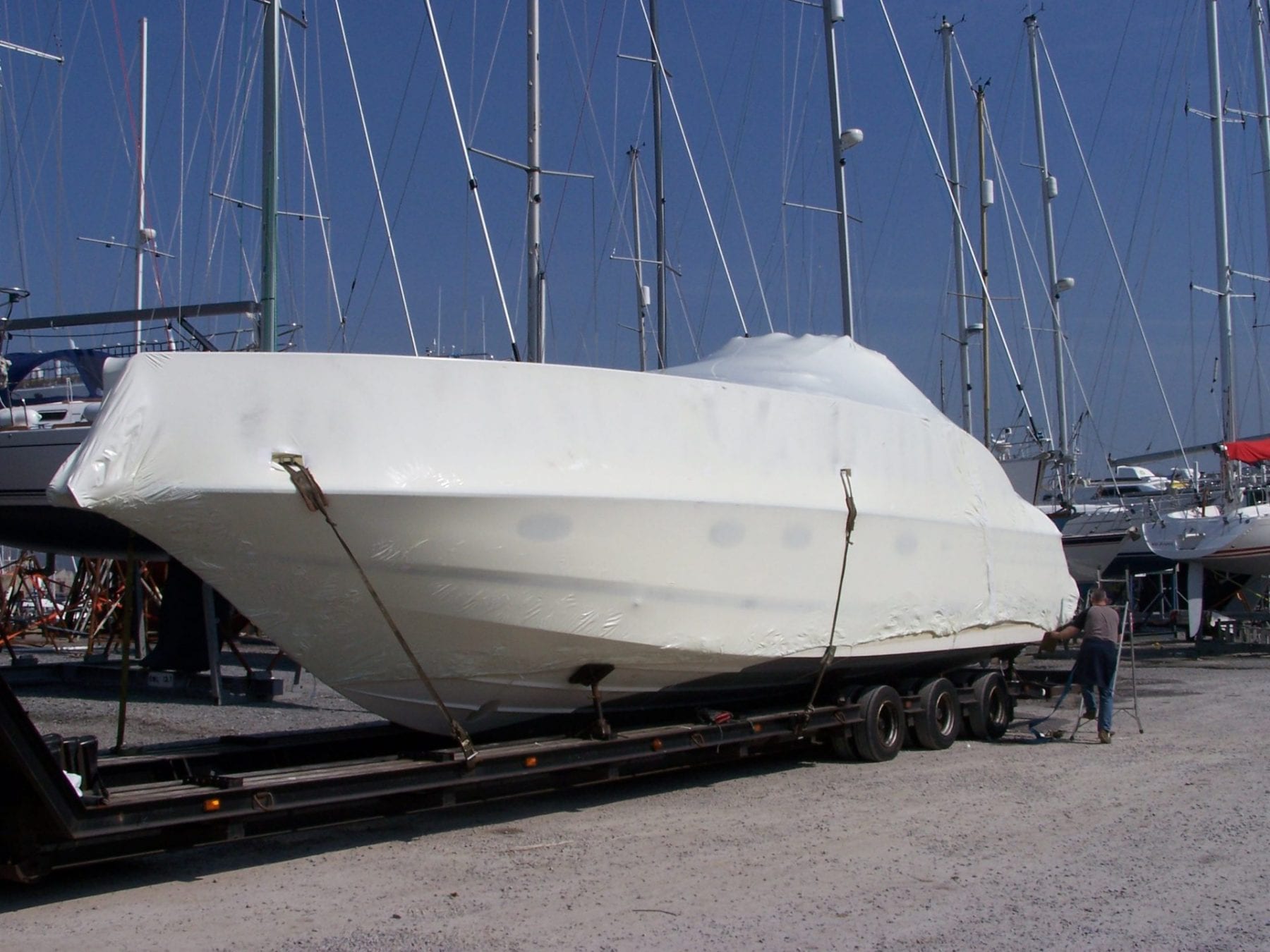 Transport boat covers | Shrink-wrap protection for yachts 